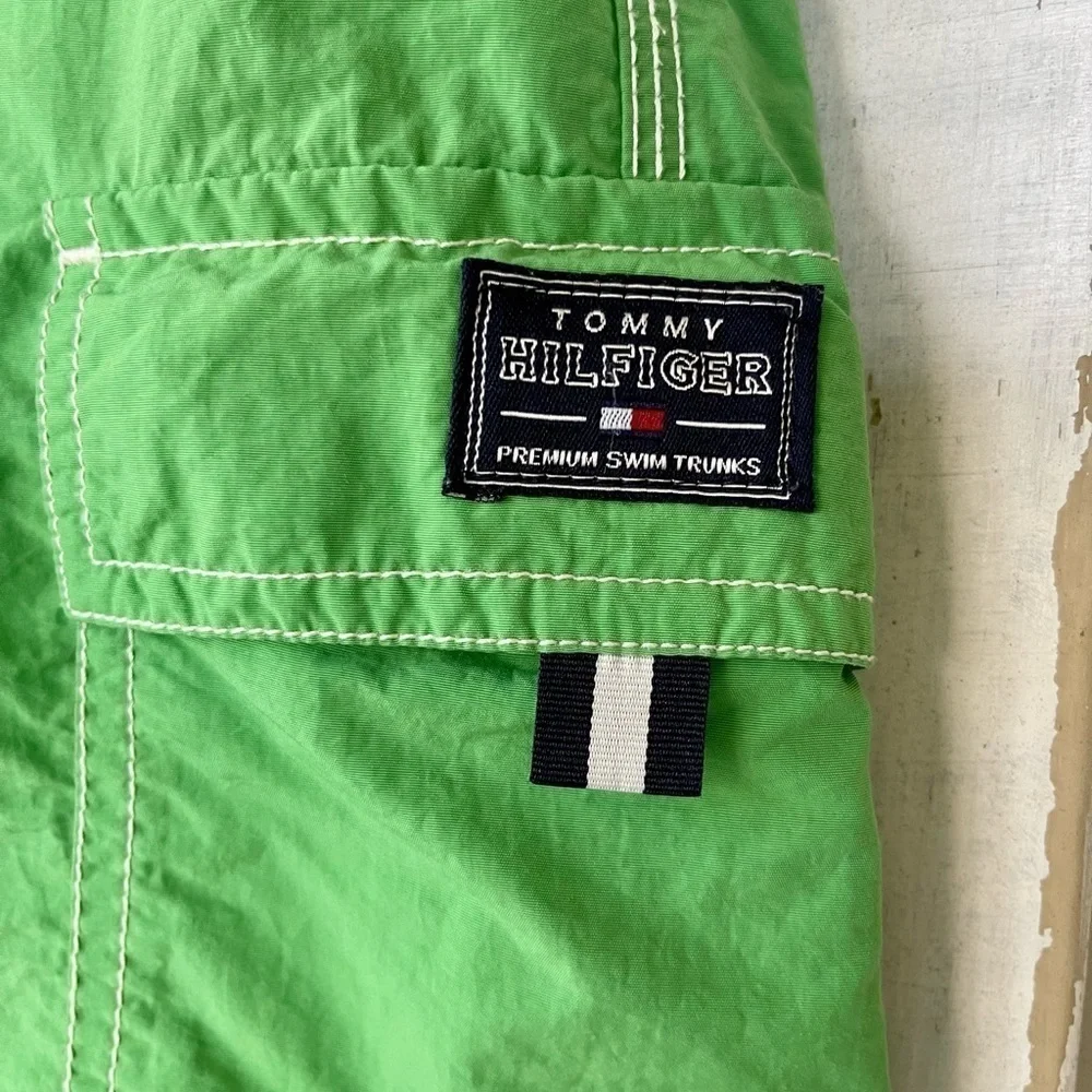 TOMMY HILFIGER, MENS, PREMIUM SWIM TRUNKS IN APPLE GREEN. SIZE L